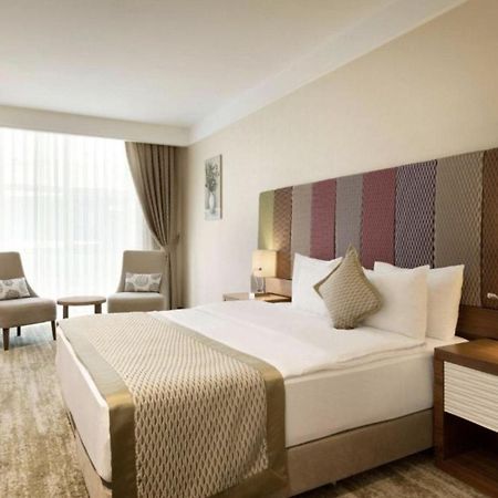 Ramada By Wyndham Gemli̇K Hotell Gemlik Exteriör bild