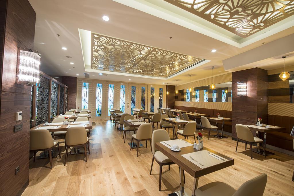 Ramada By Wyndham Gemli̇K Hotell Gemlik Exteriör bild
