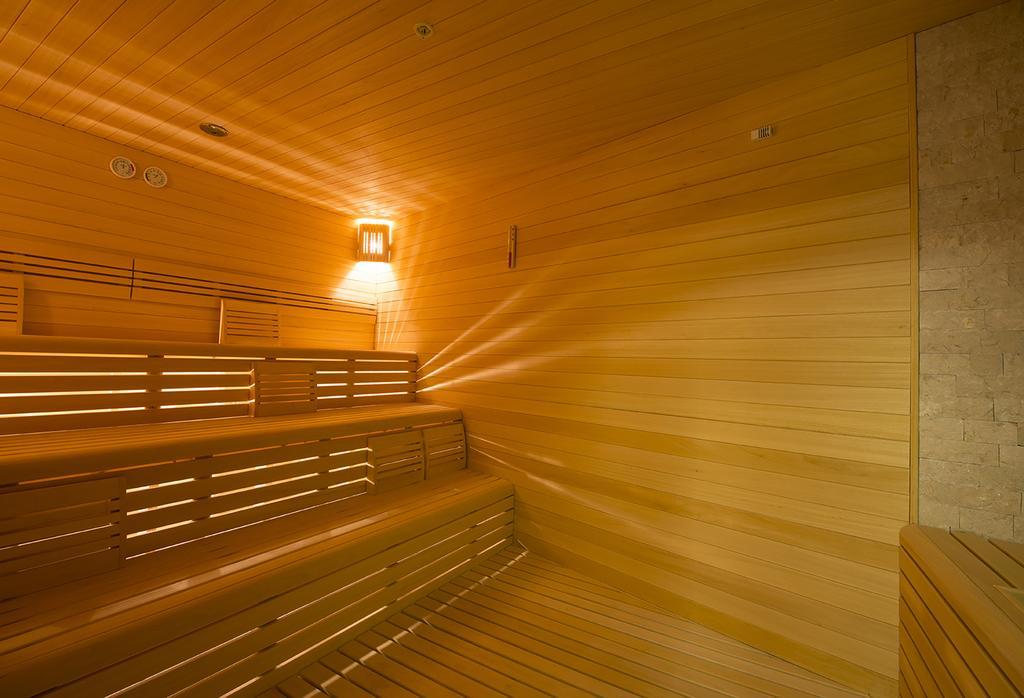 Ramada By Wyndham Gemli̇K Hotell Gemlik Exteriör bild