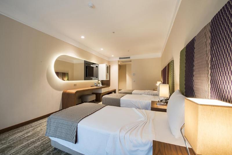 Ramada By Wyndham Gemli̇K Hotell Gemlik Exteriör bild