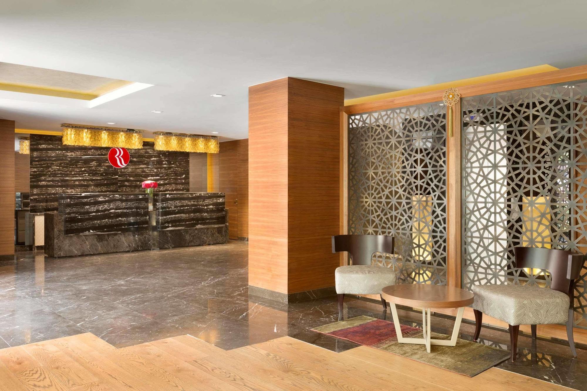 Ramada By Wyndham Gemli̇K Hotell Gemlik Exteriör bild