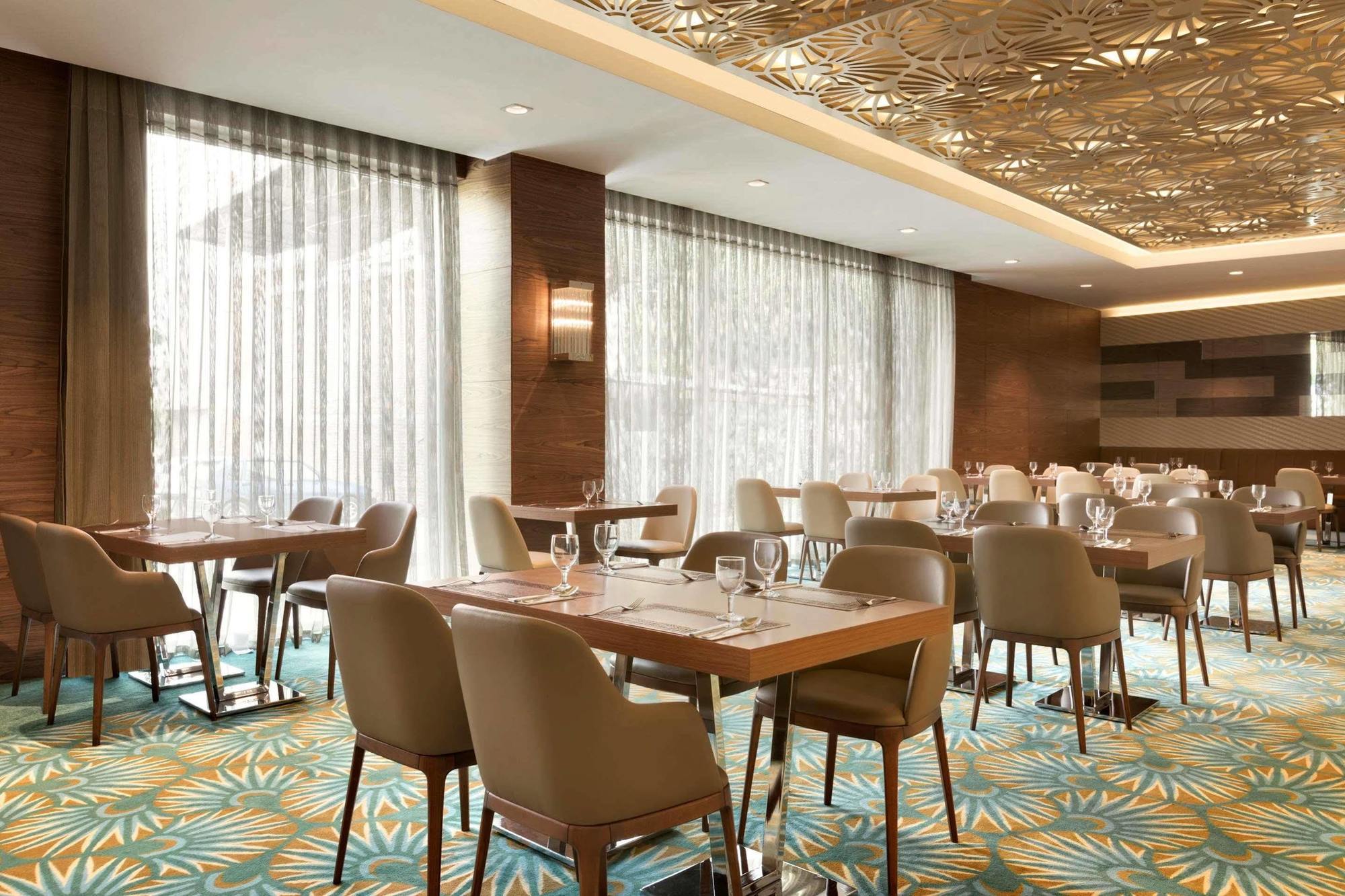 Ramada By Wyndham Gemli̇K Hotell Gemlik Exteriör bild