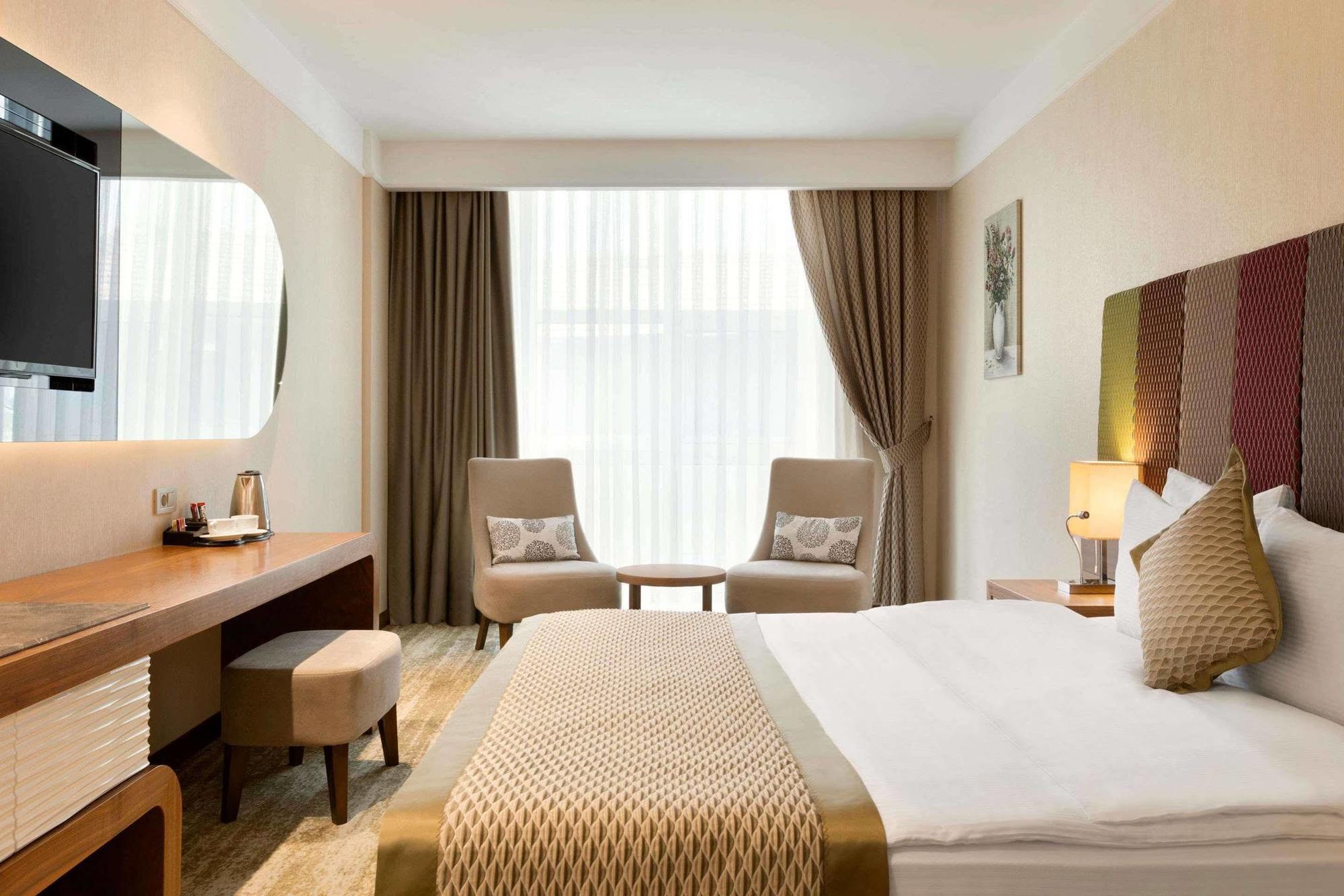 Ramada By Wyndham Gemli̇K Hotell Gemlik Exteriör bild