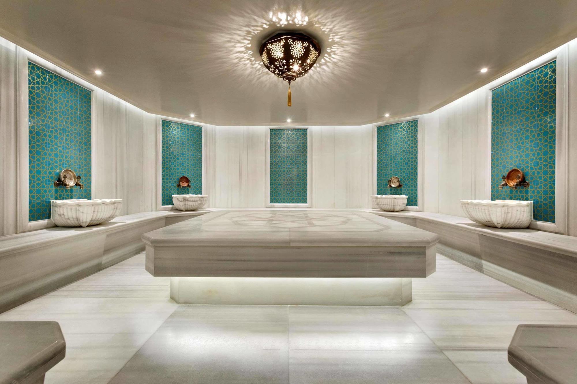 Ramada By Wyndham Gemli̇K Hotell Gemlik Exteriör bild